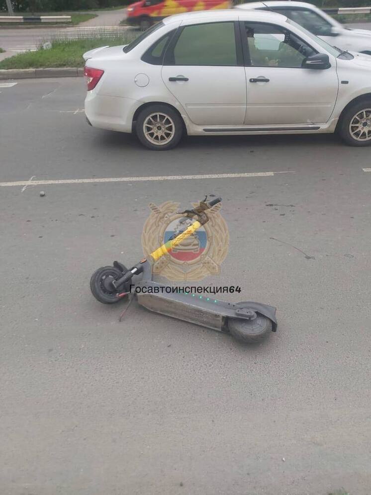В Солнечном девушка на самокате угодила под колёса легковушки
