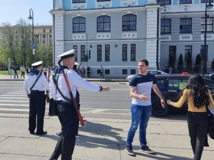 Уличных аниматоров хотят штрафовать за назойливость в Петербурге