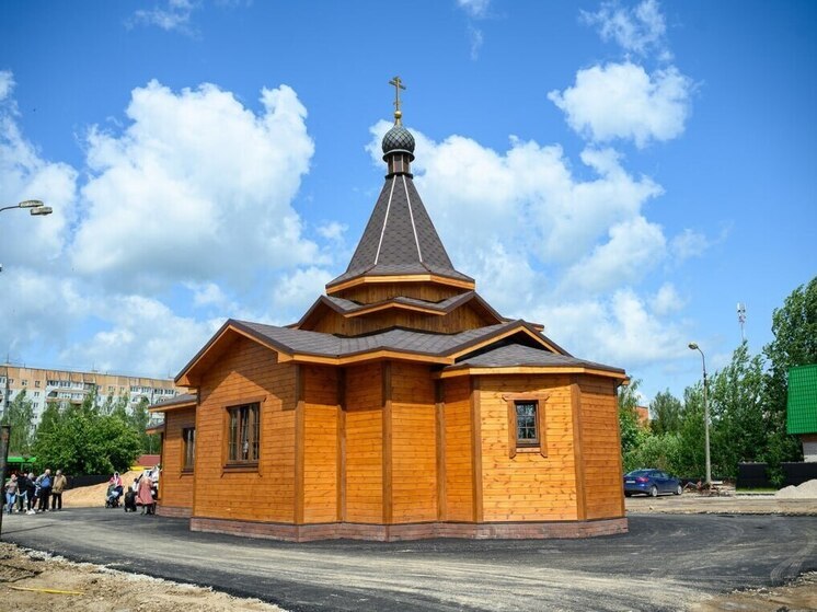 Малое освящение храма блаженной Ксении Петербургской прошло на улице Рокоссовского в Пскове
