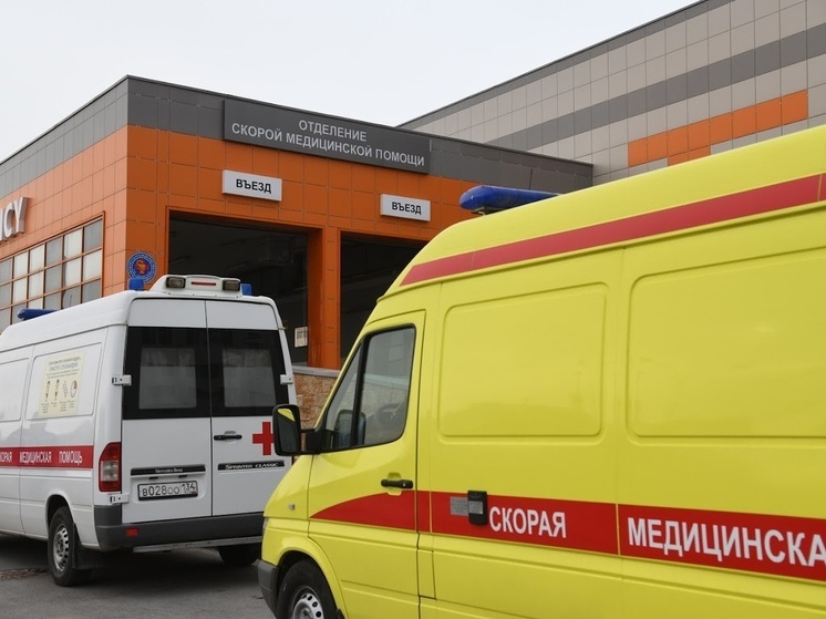 В Волгограде при столкновении легковушек пострадал водитель одной из них