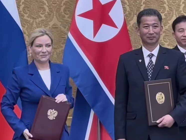 Rusya Kültür Bakanı Olga Lyubimova, Kuzey Kore'de Kim Jong-un ile bir araya geldi