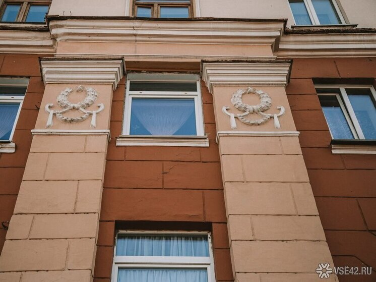 В одном из городов Кузбасса произошел несчастный случай: маленький ребенок выпал из окна