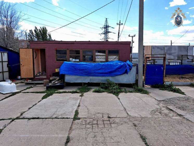 В Астраханской области мужчина зарезал собутыльника в бытовке