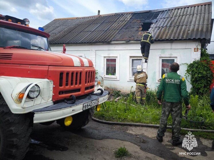 Более 80 «квадратов» жилого дома охватил пожар в Богородицке