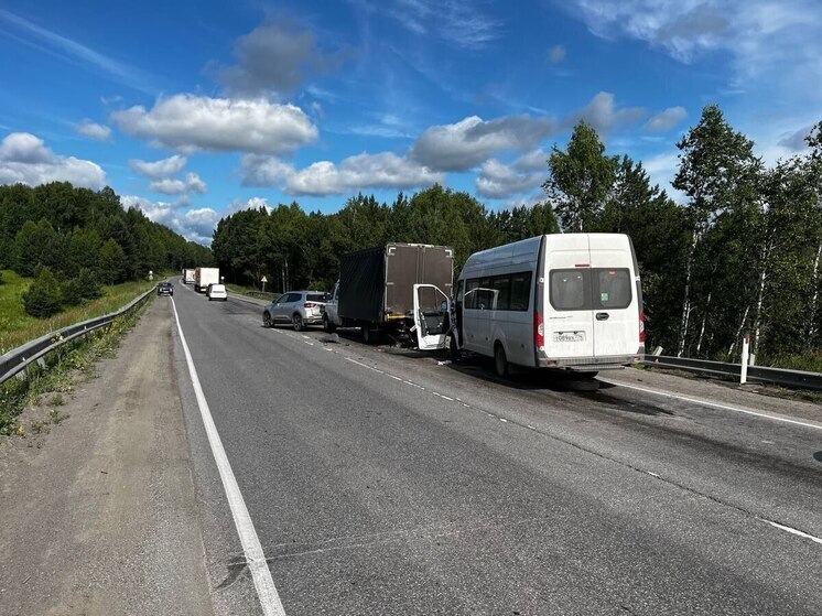 В Челябинской области на трассе М-5 в массовой аварии пострадали 5 человек