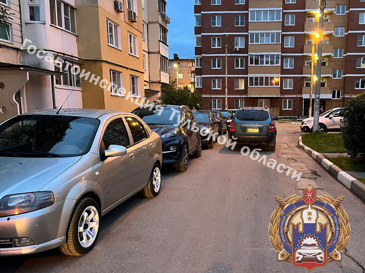 После наезда Hyundai во дворе в Новомосковске ребёнок попал в больницу