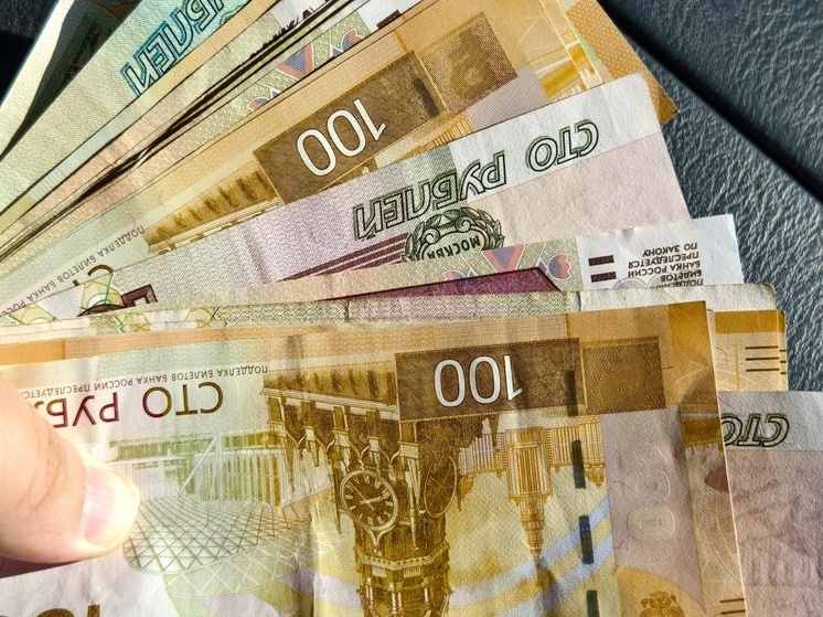 Девушка сняла все сбережения по звонку «оператора» и осталась без денег