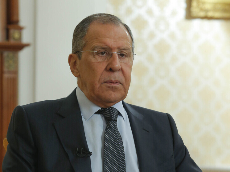Лавров высказал надежду, что в Сербии не организуют "цветную революцию"