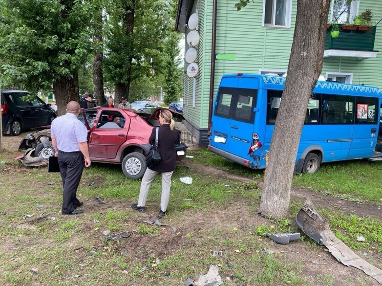 Несколько человек госпитализированы после аварии в Людинове