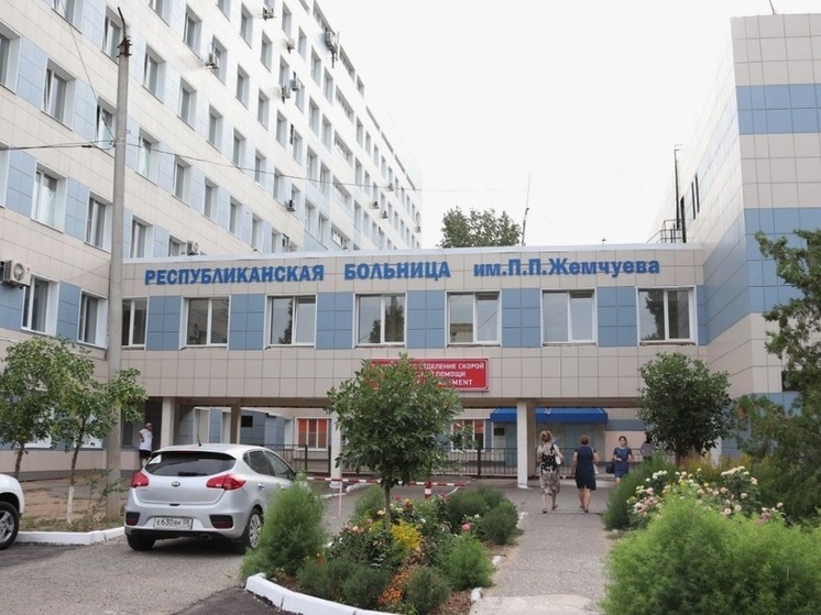 В главную больницу Калмыкии пришли работать новые кадры