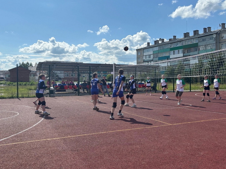 В Сернуре открыта многофункциональная спортплощадка