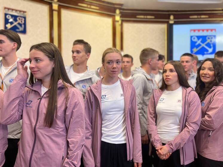 Губернатор Дрозденко встретился с обновленной сборной по лыжным гонкам