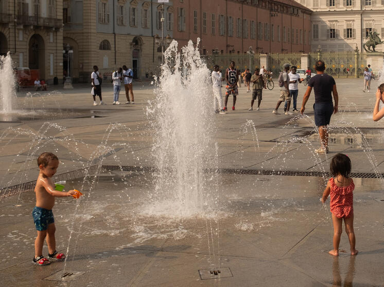 Популярные европейские страны сталкиваются с рекордными температурами и лесными пожарами