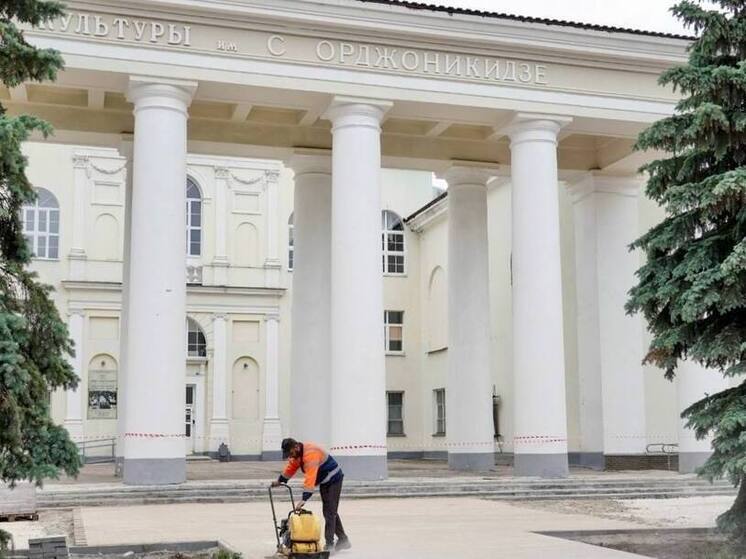 У ДК Орджоникидзе откроется фонтан с подсветкой и струями до 4 м