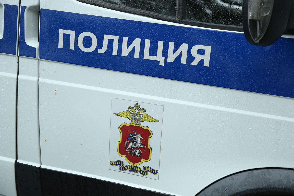 Хулиган бросил бутылки из окна отеля в центре Москвы, пострадала прохожая