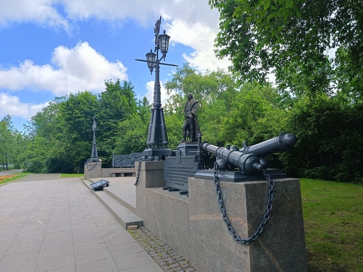История с покраской памятника Чарльзу Гаскойну в Петрозаводске завершилась ко Дню города