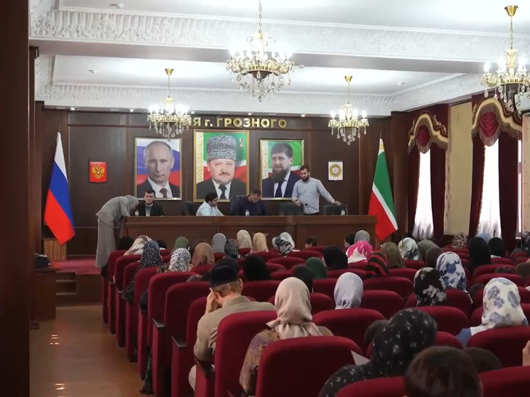 Фонд Кадырова помог детям погибших защитников