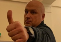 Статья о судебных процессах, связанных с банкротством владельца компании «Тропик» Александра Гуляева и переходом ледовой арены в собственность АНО «Академия Михайлова» , вызвал большой резонанс и отклик со стороны читателей