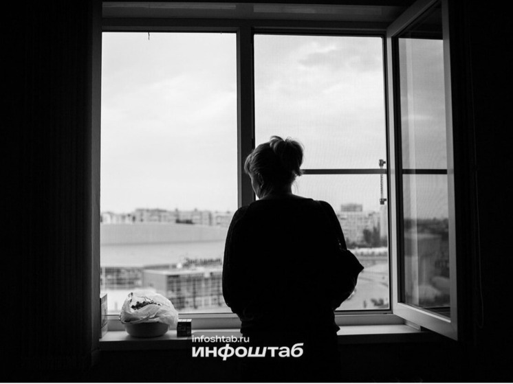 Астраханец выпал из окна 22-го этажа жилого комплекса