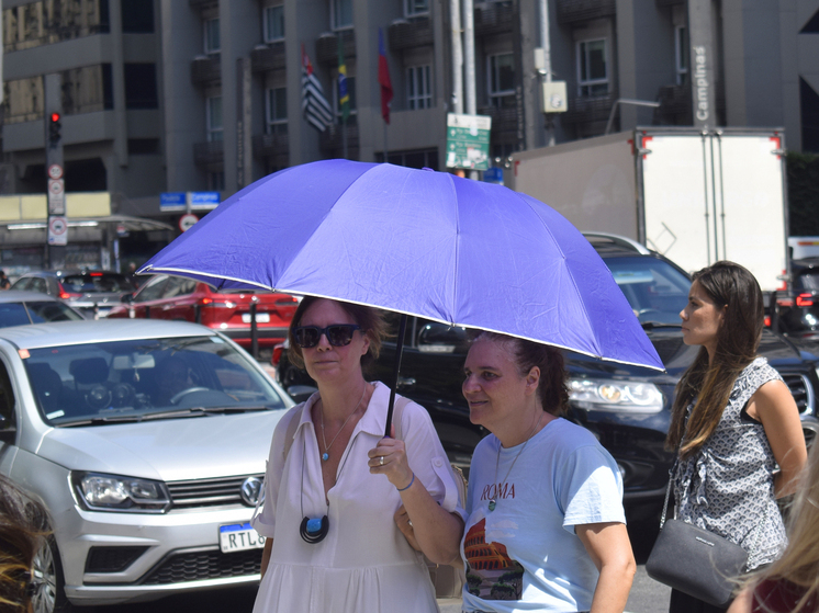 Более 1,3 тыс. школ во Франции закроют в начале июля из-за сильной жары