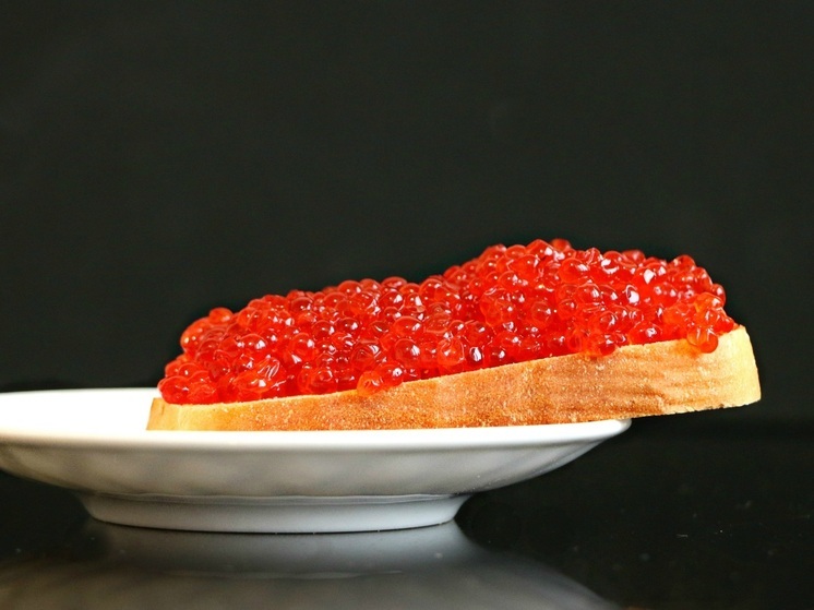 «Икорный развод»: житель Солнечного района пойман на махинациях с деликатесом на 420 000 рублей