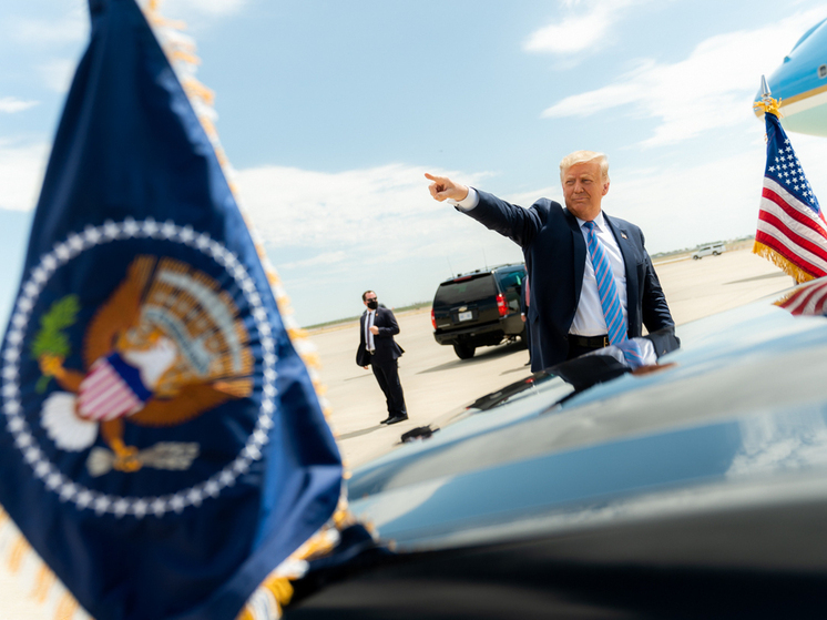 Трамп заявил о создании собственной линейки парфюмерии Victory 45-47