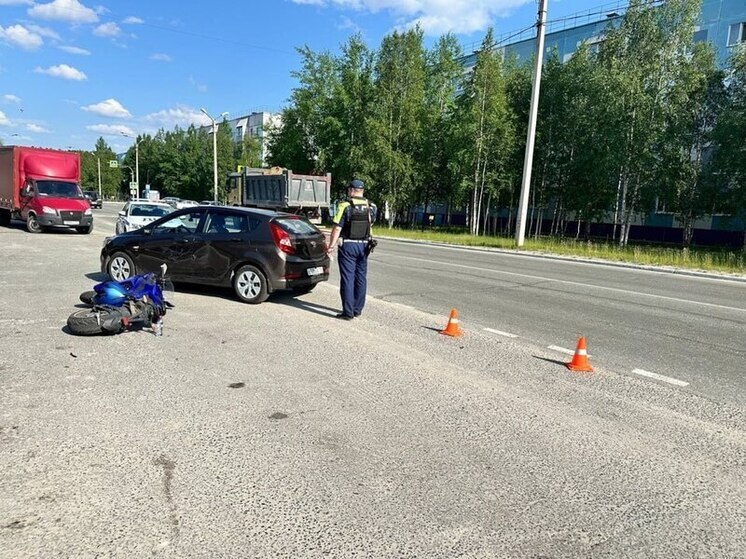 Иномарка сбила человека на электромопеде в Ноябрьске
