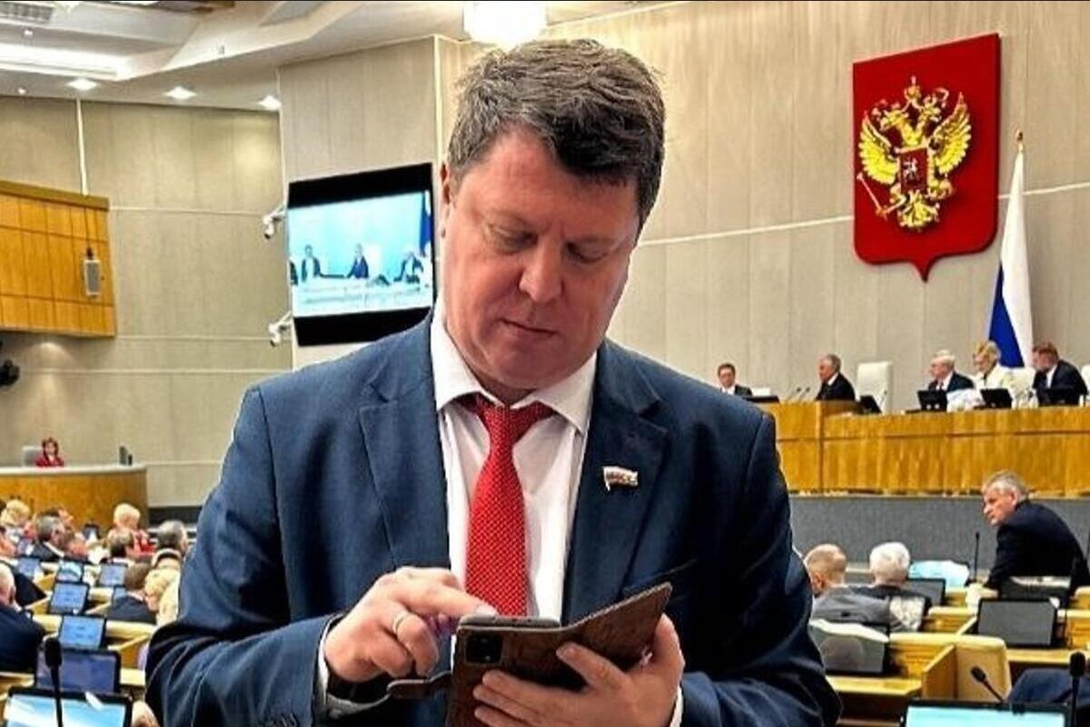 Депутат Михаил Матвеев получил запрос управления Роскомнадзора и усомнился