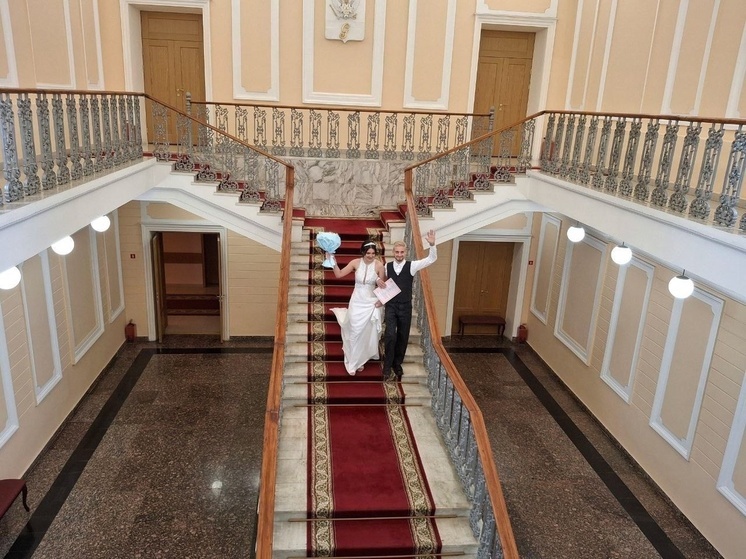 Первую церемонию бракосочетания провели в зале «Ризалит» в Гатчине