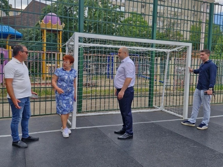 В Краснодаре проверяют безопасность футбольных полей