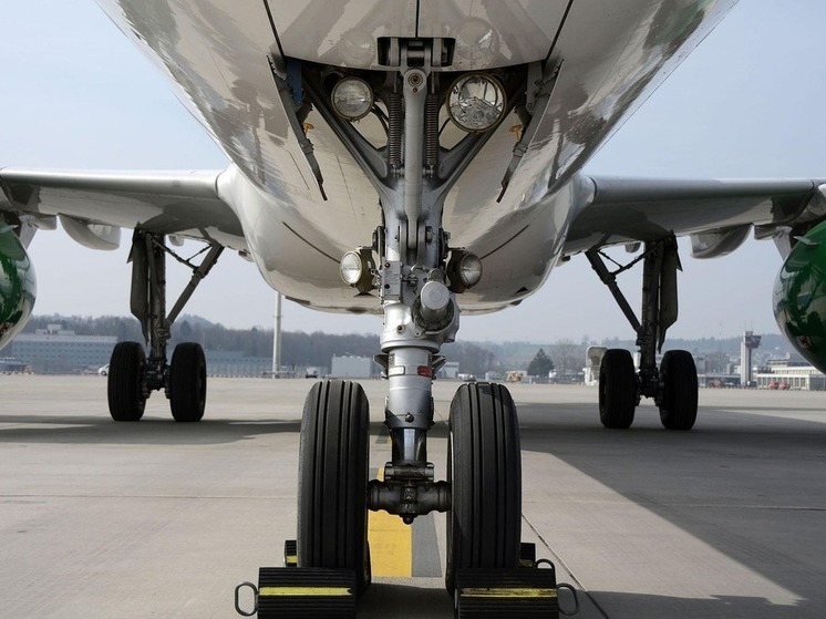 В Уфе приземлились два самолета, которые летели в Казань