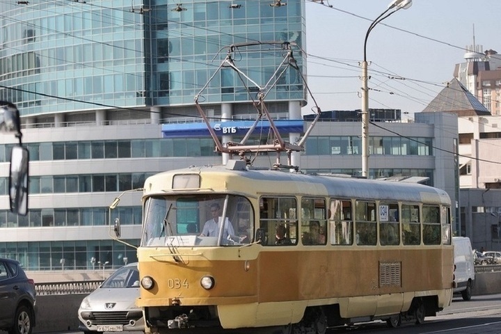 Водители трамваев в Екатеринбурге не вышли на работу из-за подростков-зацеперов