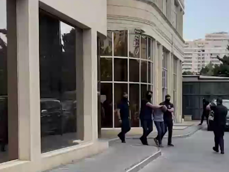 Кремль надеется на освобождение журналистов и отказ Баку от резких эмоций