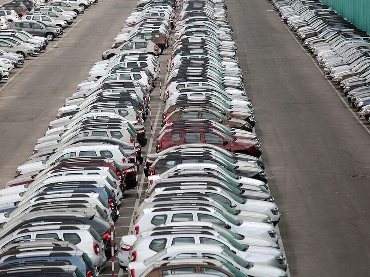 Алиханов: Минпромторг разработает меры для недопущения падения авторынка