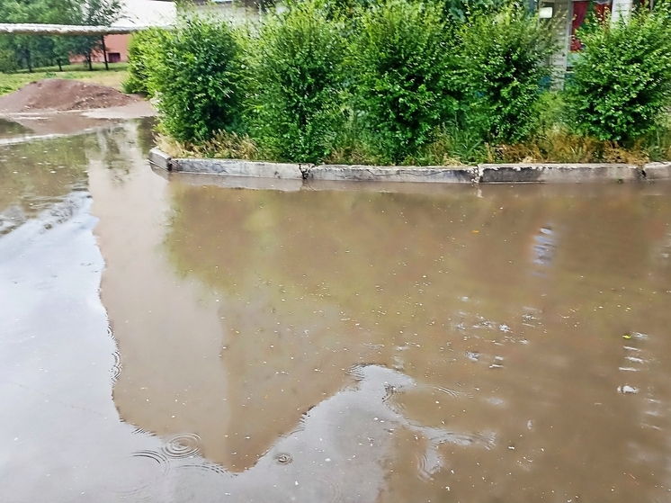 Оренбург затопило дождевой водой