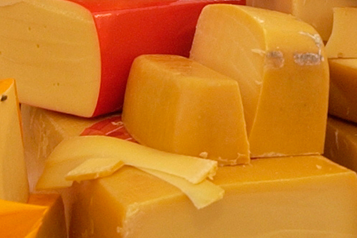 Молочные продукты могут нарушать сон у людей с непереносимостью лактозы