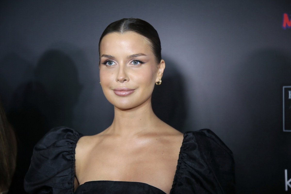«Не мечтала»: Исполнительница хита «Матушка-земля» Куртукова раскрыла секрет успеха