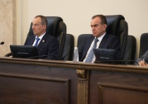 В понедельник в Законодательном Собрании края под председательством руководителя кубанского парламента Юрия Бурлачко состоялась очередная, шестьдесят вторая сессия