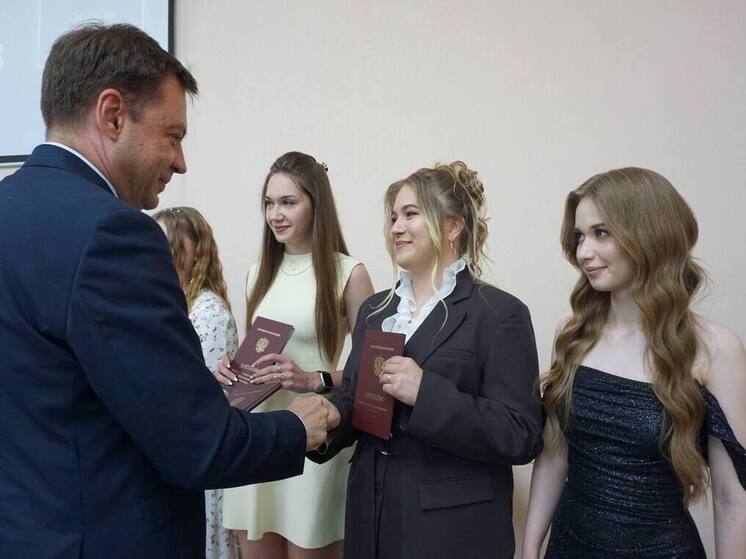 Свыше тысячи студентов Самарского медколледжа имени Н. Ляпиной получили дипломы