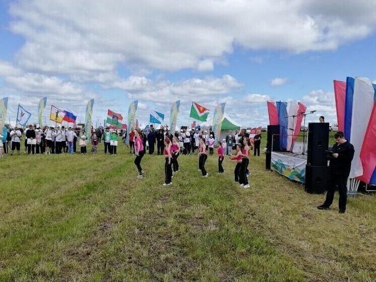 В Перемышле на «Земле спорта» прошла семейная эстафета