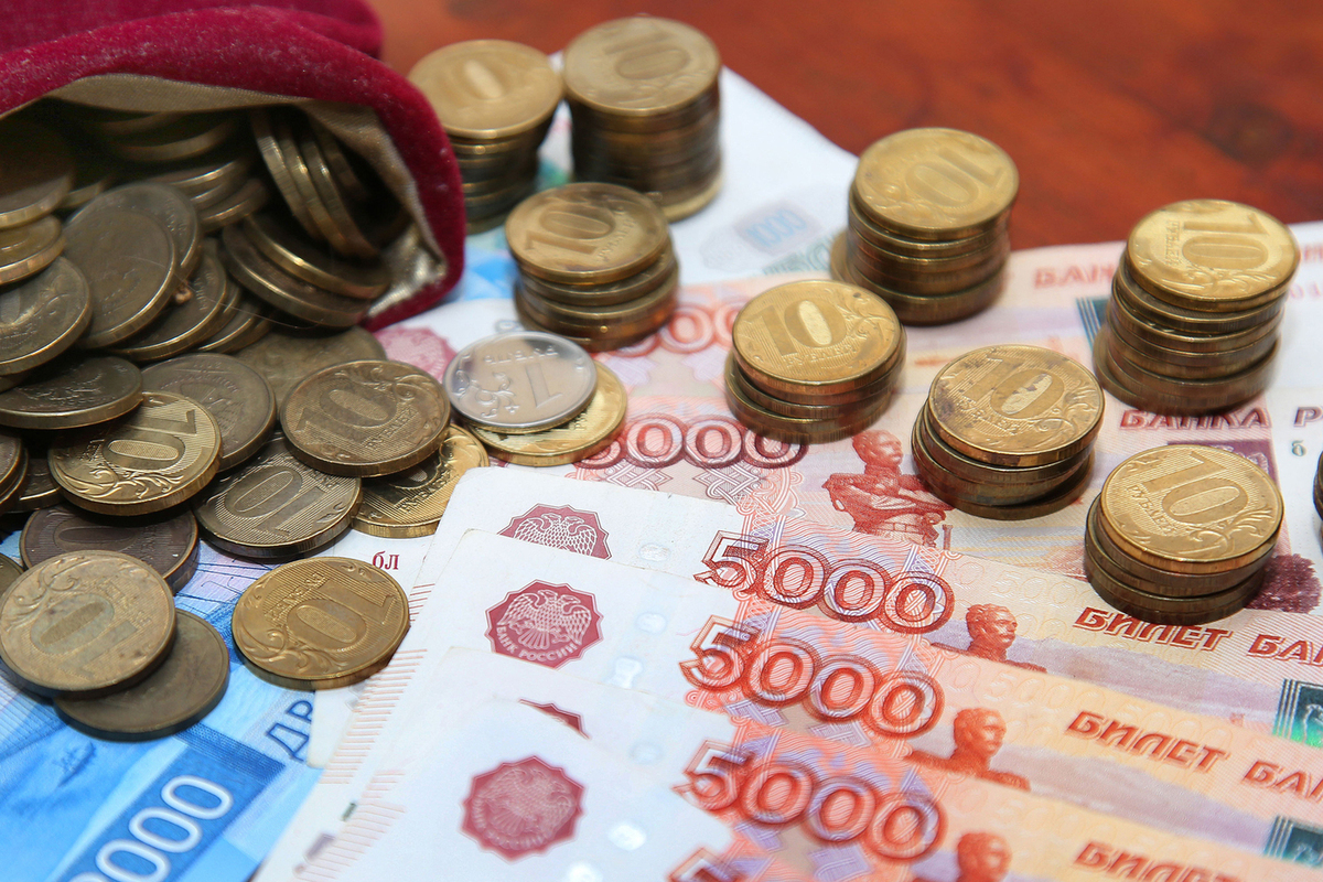 Реальные доходы россиян снижаются из-за инфляции
