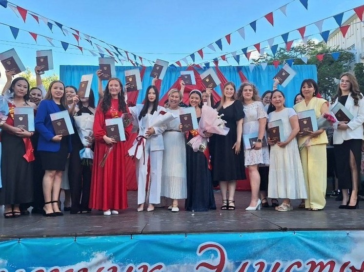 В медколледже Калмыкии прошел выпускной