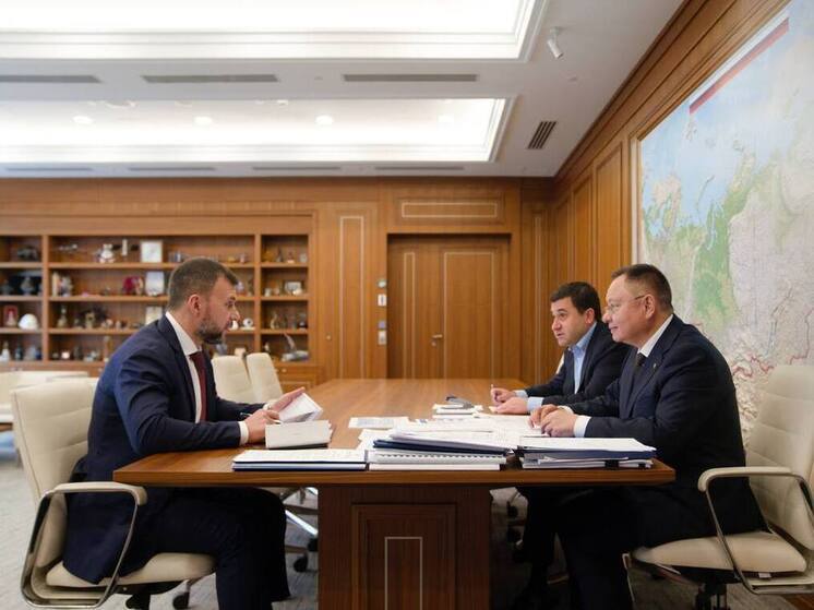 Глава Минстроя России встретился с главой ДНР