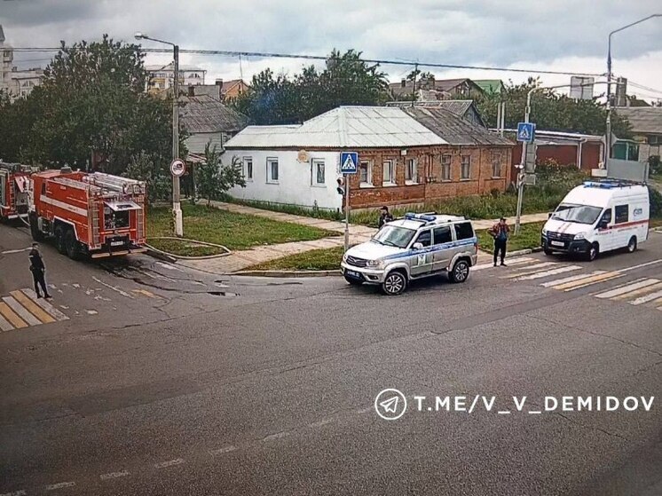 В Белгороде очевидцы помогли выбраться жильцам из горящего дома