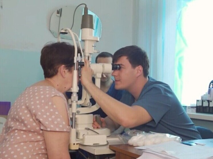 Волгоградские офтальмологи приняли 315 пациентов в Генической ЦРБ за неделю