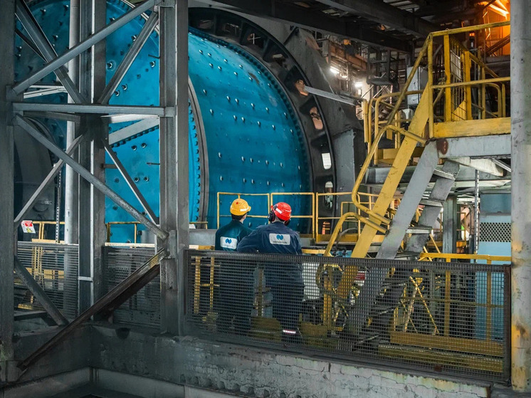 С 1 июля «Норникель» увеличит базовую зарплату рабочих на 10%