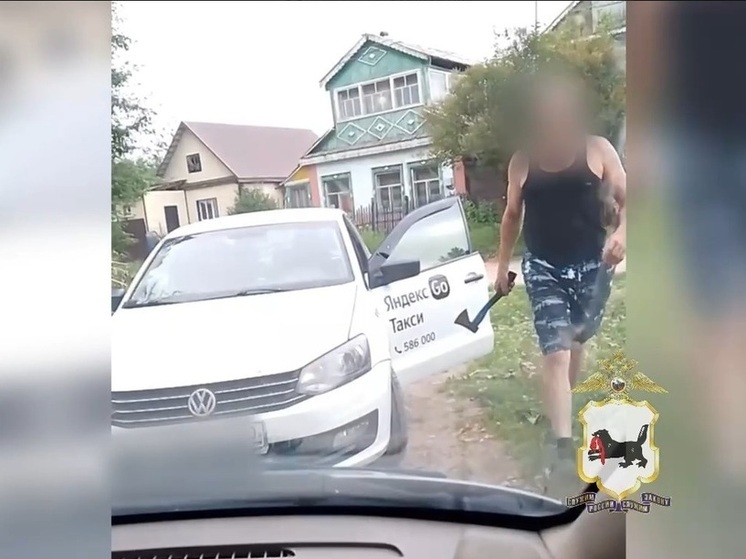Мужчина гонялся с топориком за бывшей женой в Ангарске