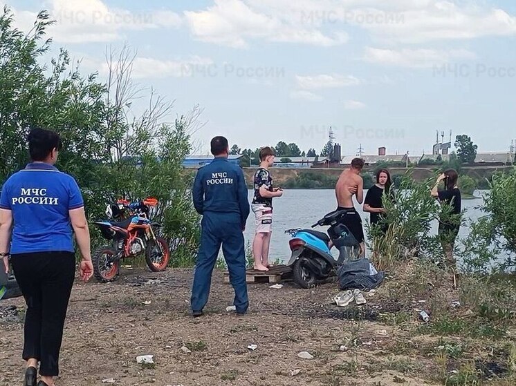 Сотрудники МЧС проводят рейды по проверке мест купания