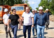 Глава Челябинска Алексей Лошкин проверил работы на двух важнейших объектах, которые ведутся по программе «Большой ремонт 74»