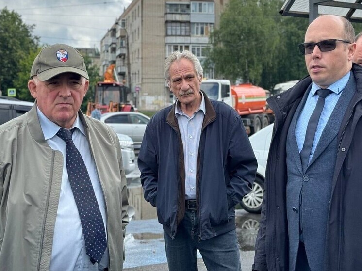 Губернатор Сергей Ситников проинспектировал капремонт дорог на улицах в Костроме